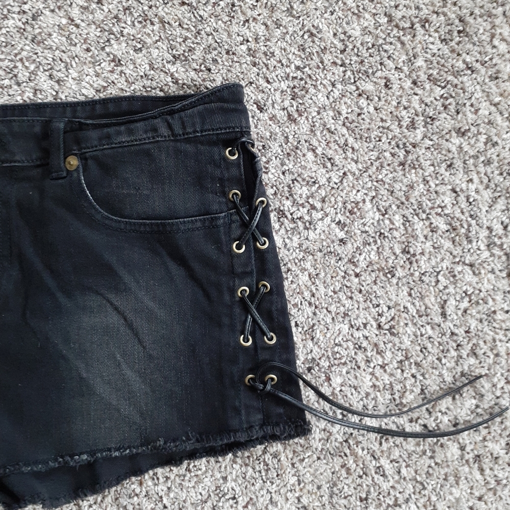 Shorts - Picture 5 of 5